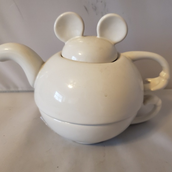 Disney Dining Disney Thailand Ceramic Teapot Tea Cup Bonus Pins